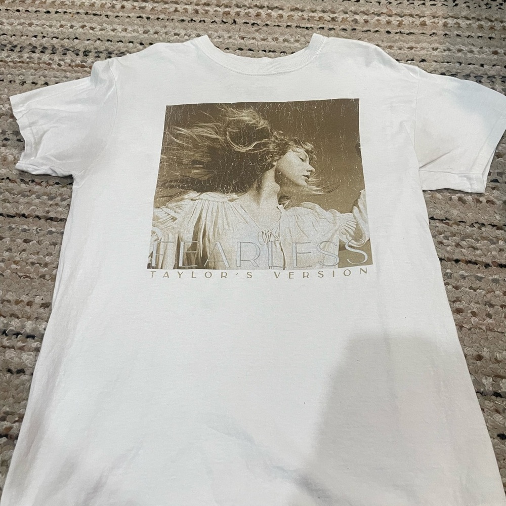 Taylor Swift Fearless Taylor’s version White album cover t shirt. Size medium